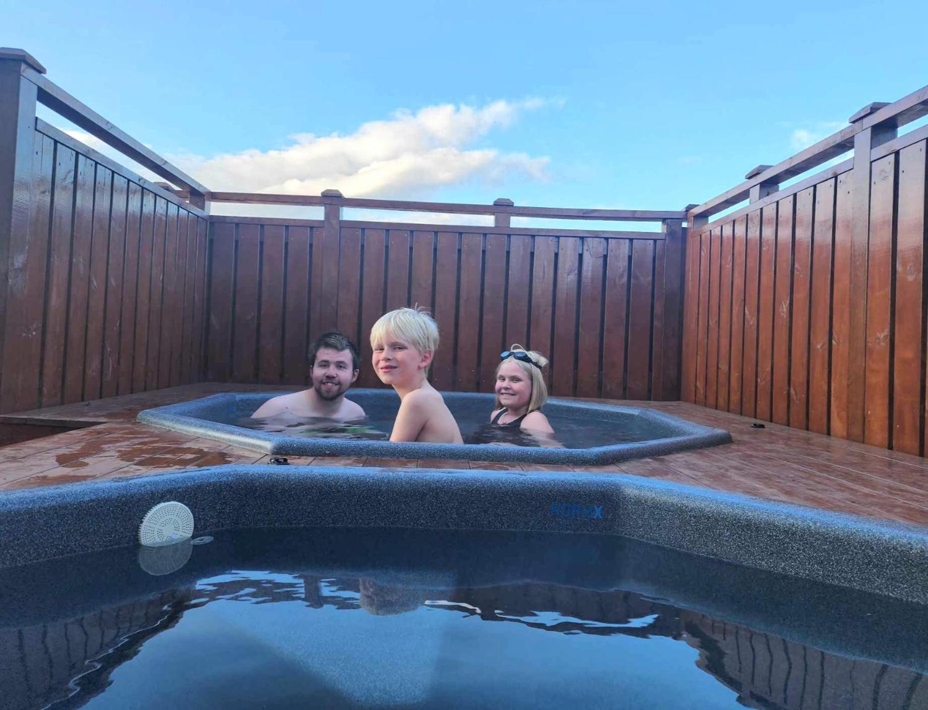 Ak Rentals, With Hot Tubs Akureyri Exterior photo